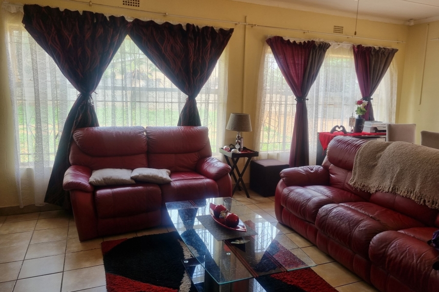 3 Bedroom Property for Sale in Roosheuwel North West